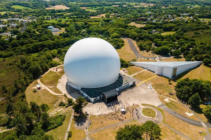 Cité des télécoms ( Exposition Bougez le corps + visite du Ramdôme + film à 360°)
